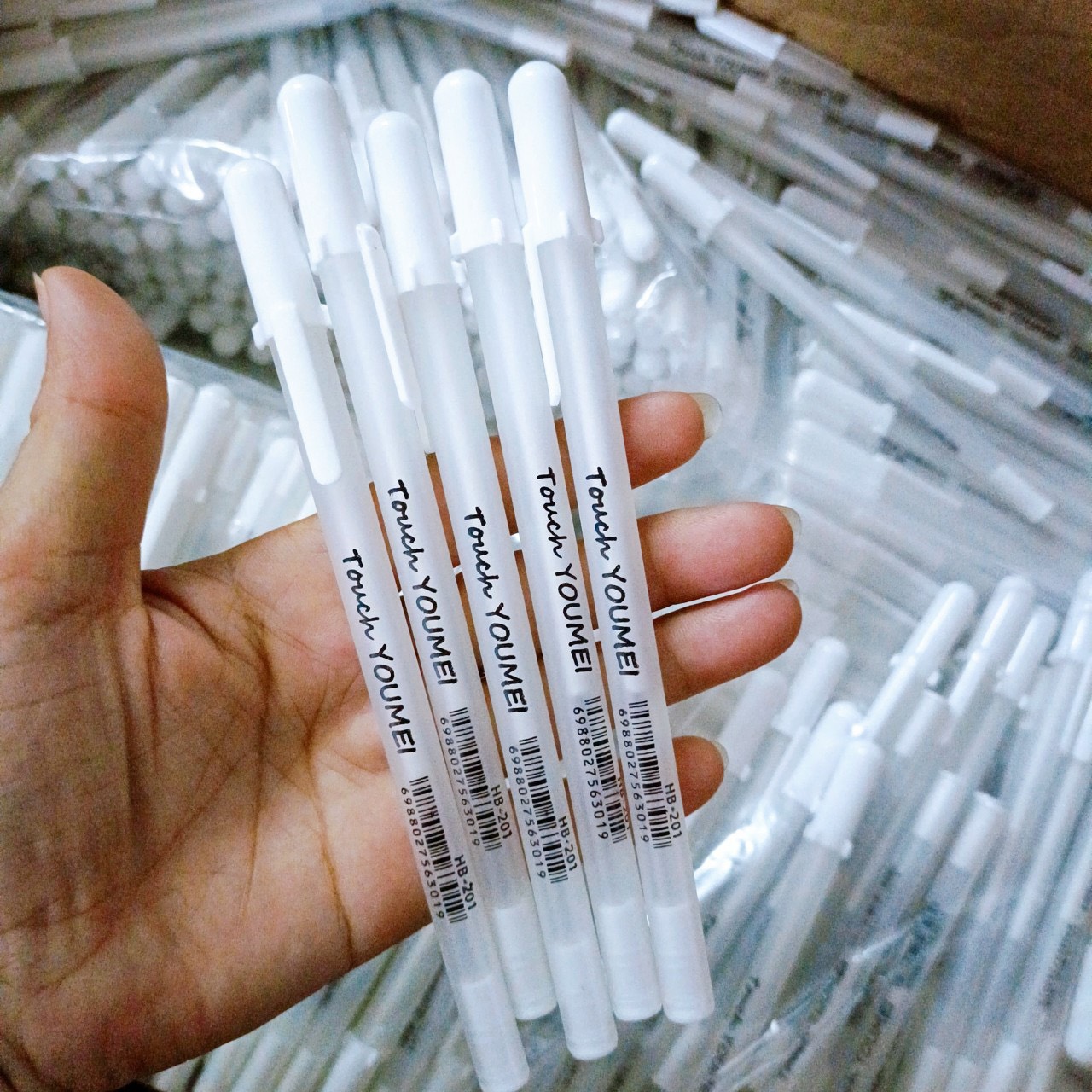 Bút Nhũ Trắng Cool ND027