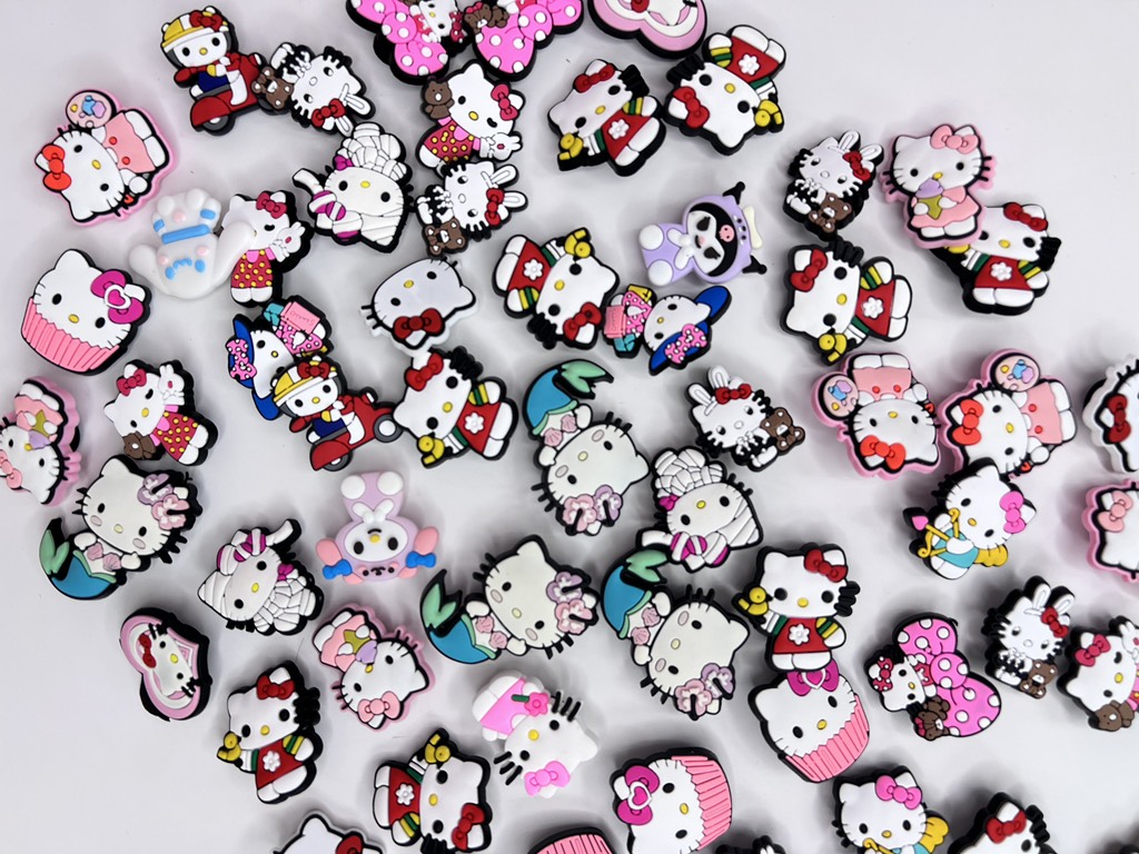 Túi Khoảng 50 Charm Gắn Dép Kitty RCCHARM2280