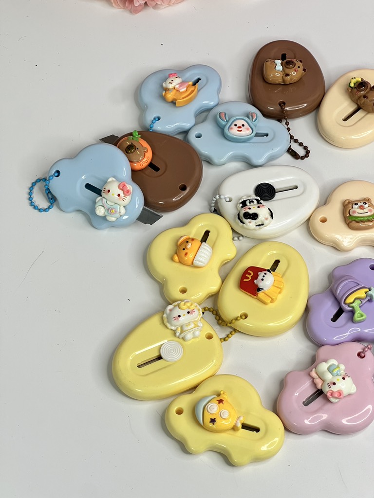 Dao Rọc Giấy Tròm Charm RCRG2879