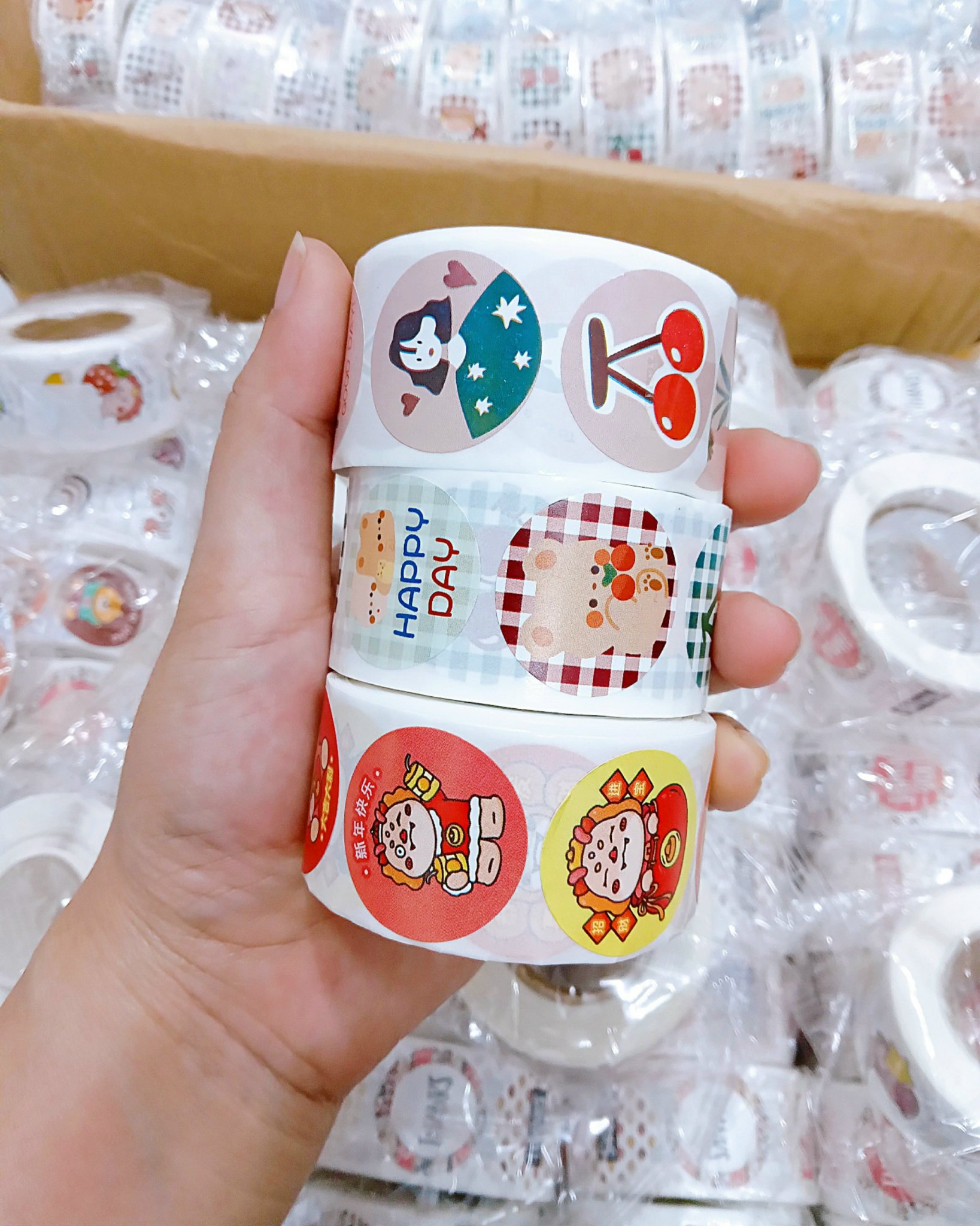 CUỘN 500 STICKER HOẠT HÌNH RC04653