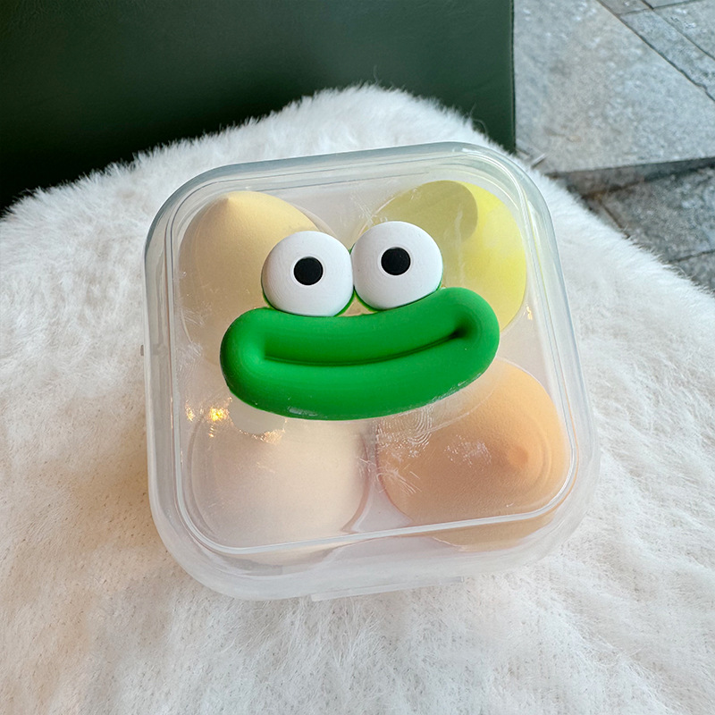 Hộp 4 Mút Trang Điểm NT152