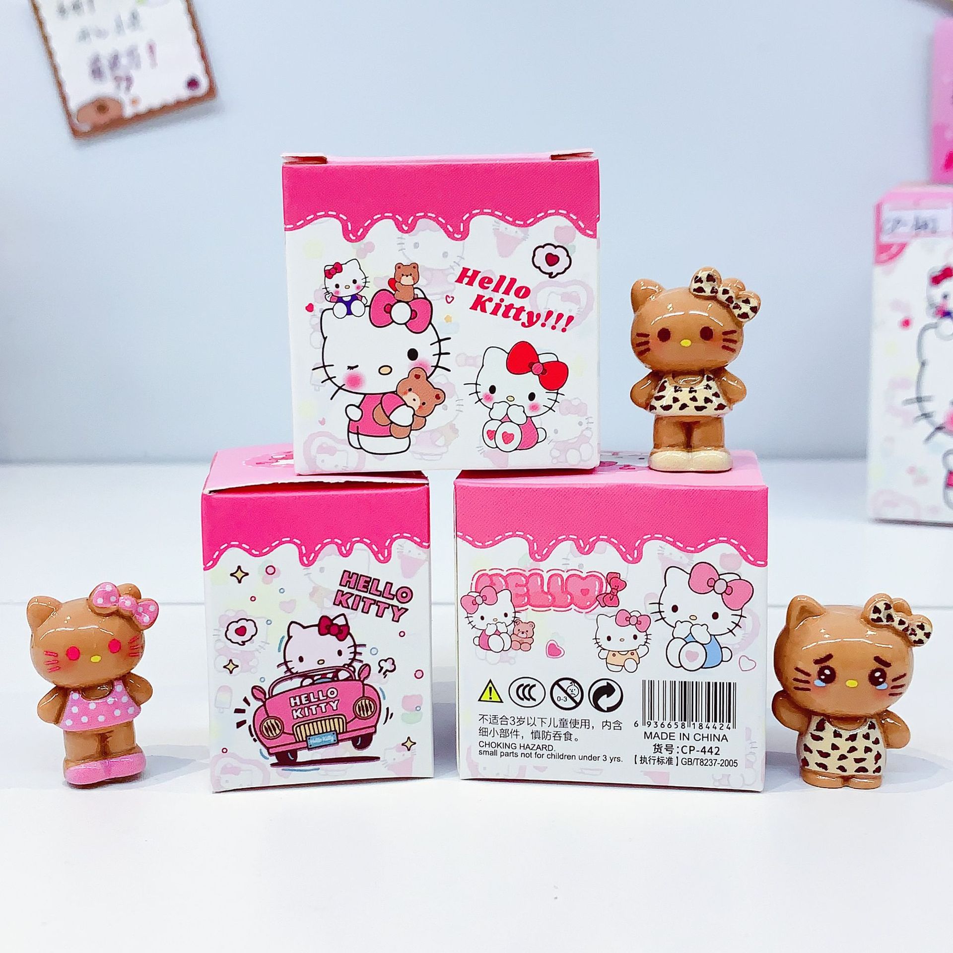 Hộp 24 Charm Kitty RC3369