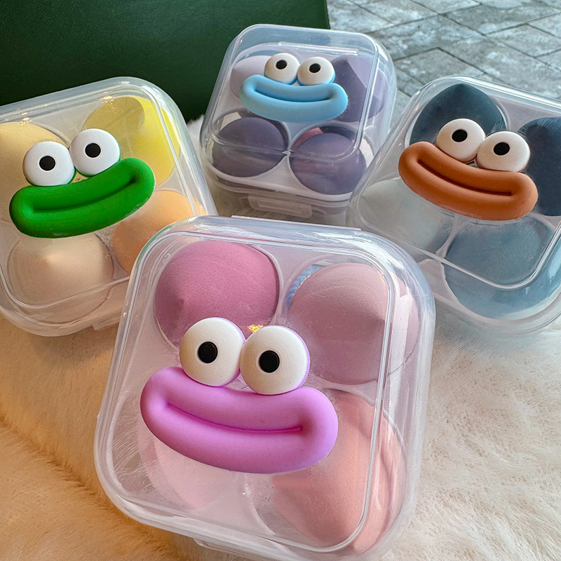 Hộp 4 Mút Trang Điểm NT152