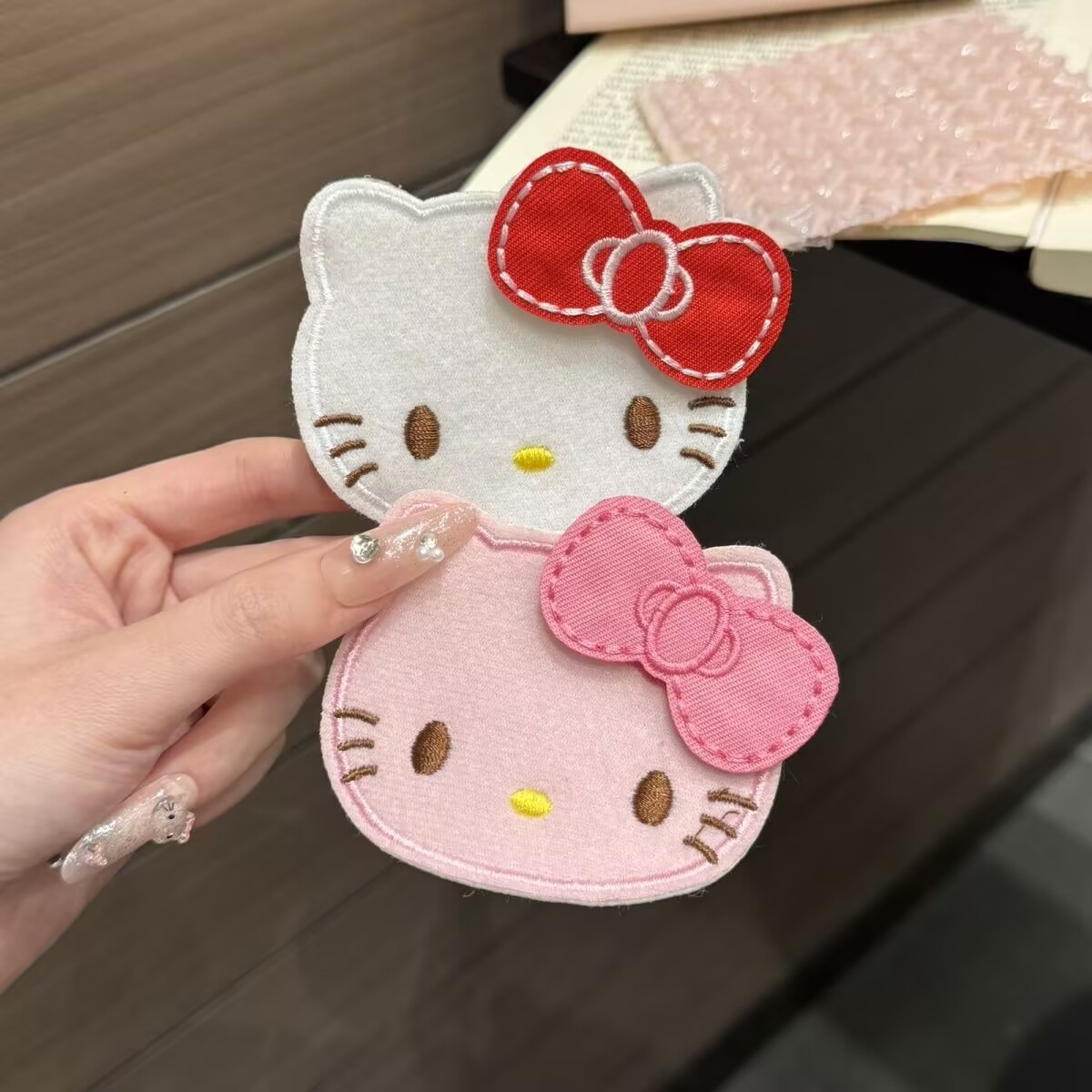 Cặp Dán Mái Kitty RC3453