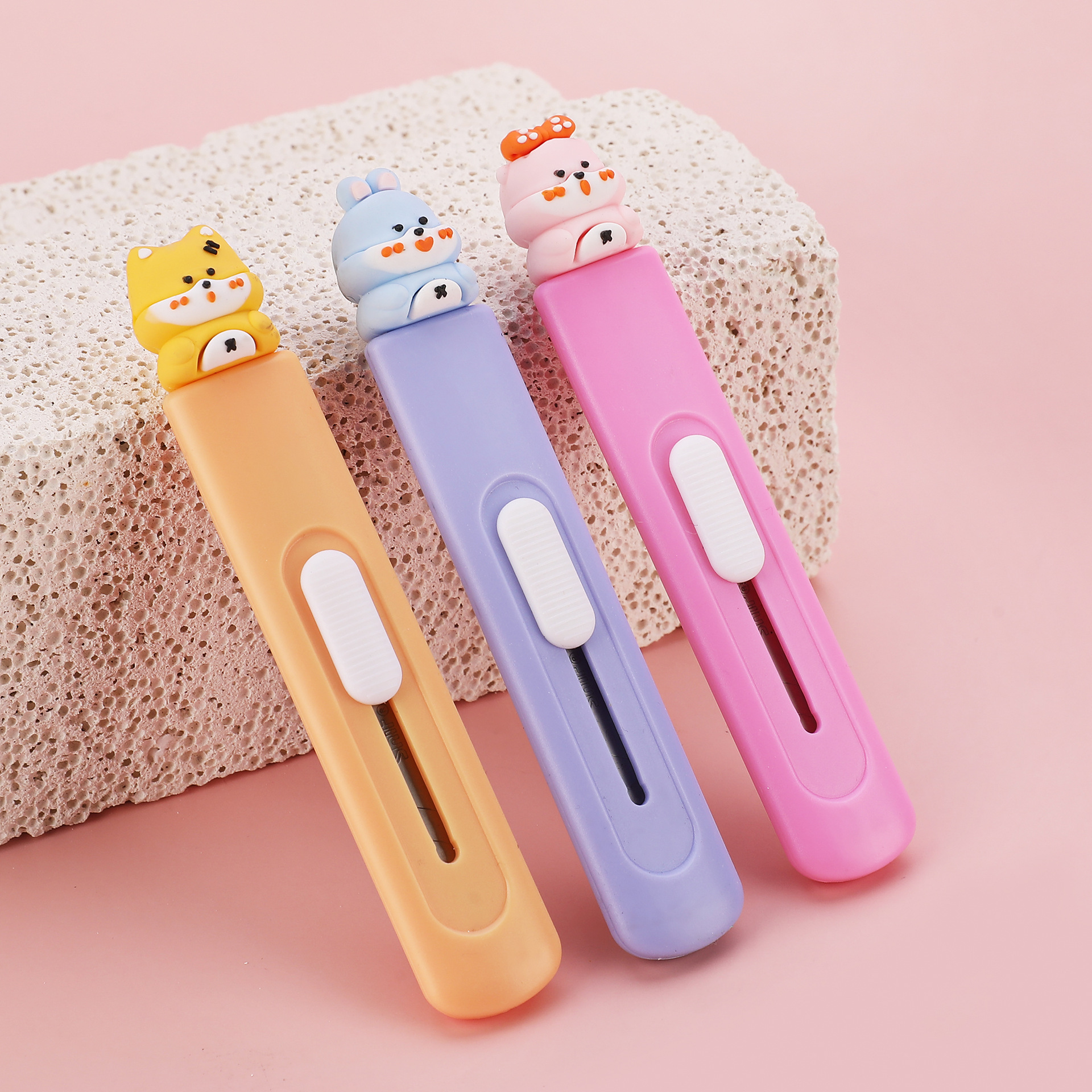 Dao Rọc giấy hoạt hình