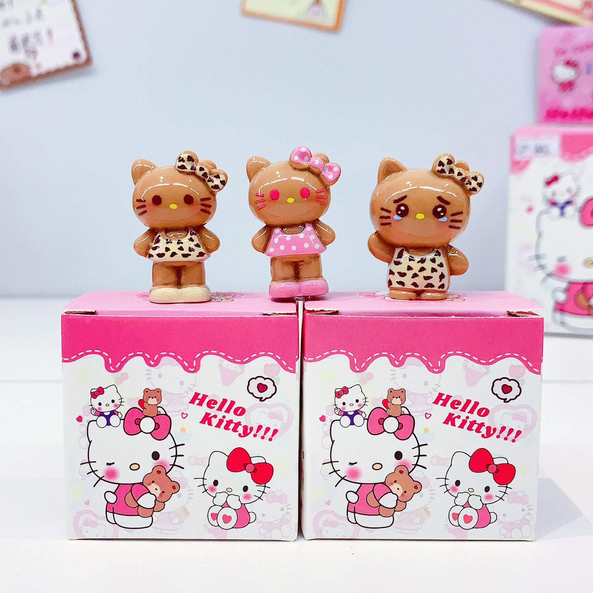 Hộp 24 Charm Kitty RC3369