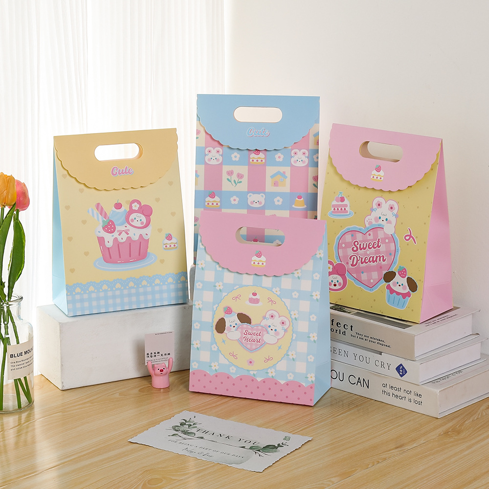 Túi Qùa Nắp 26.5*19*9 cm Trung