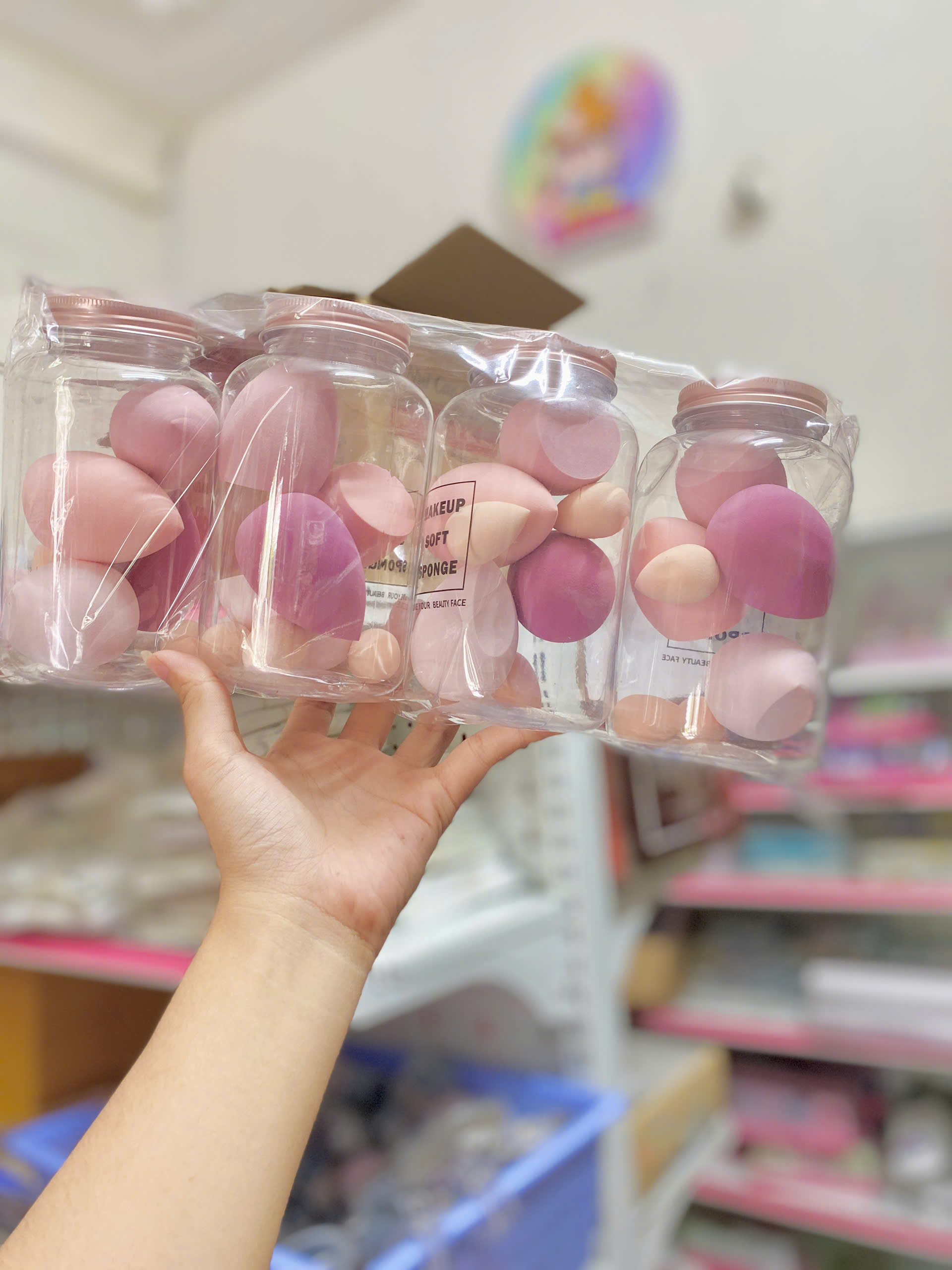 Hộp Bông Mút Trang Điểm RC04058