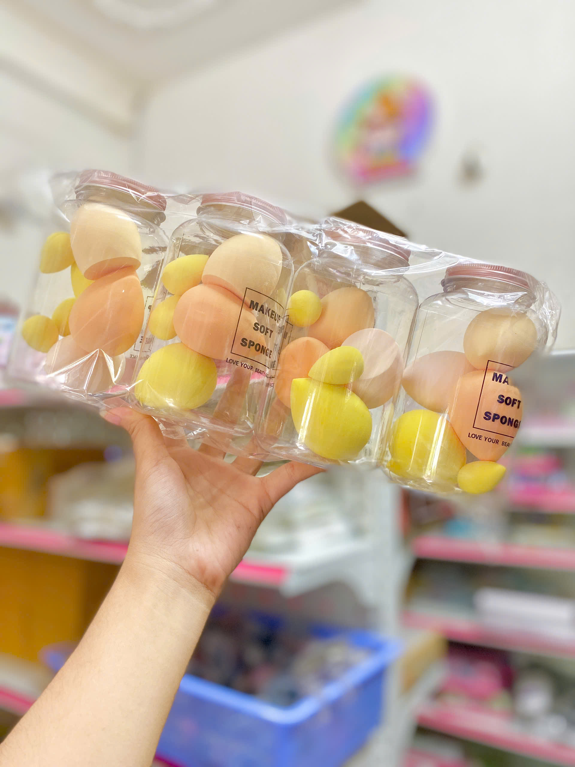 Hộp Bông Mút Trang Điểm RC04058