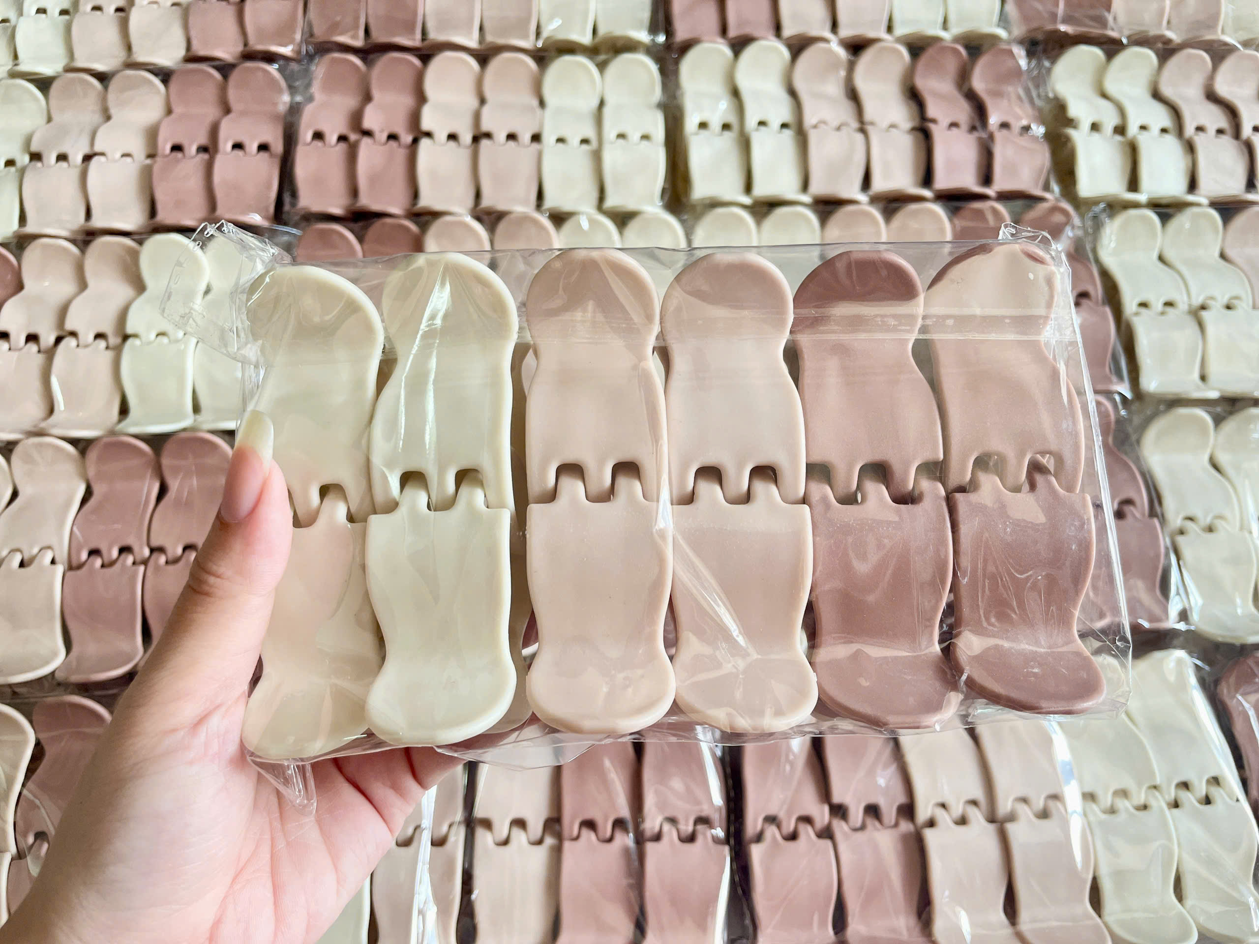 Set 12 Kẹp Càng Cua Bầu 5 Răng ( Trà Sữa) ND01804