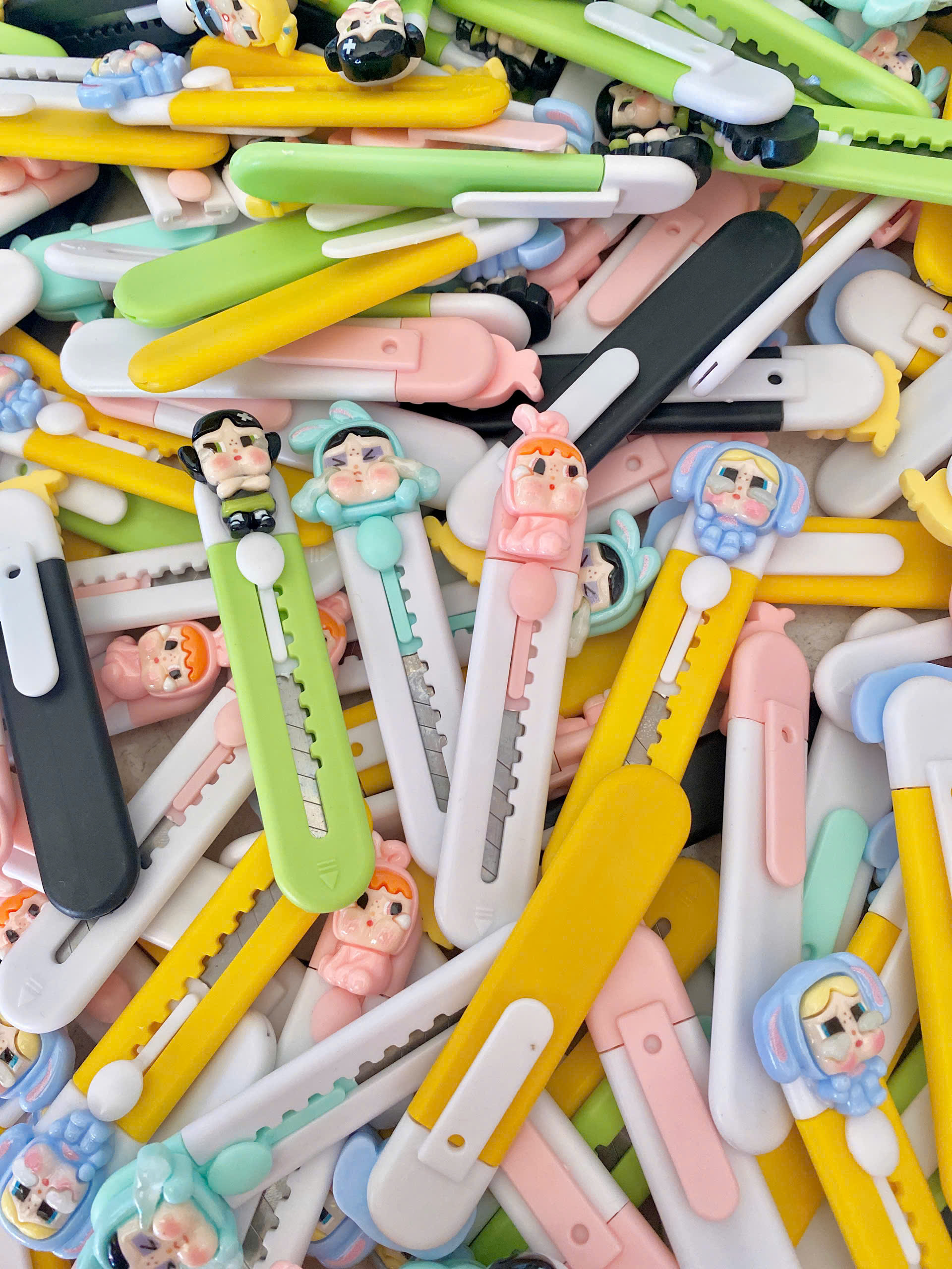 ( SET 10 ) Dao Rọc Giấy Crybabe NT334