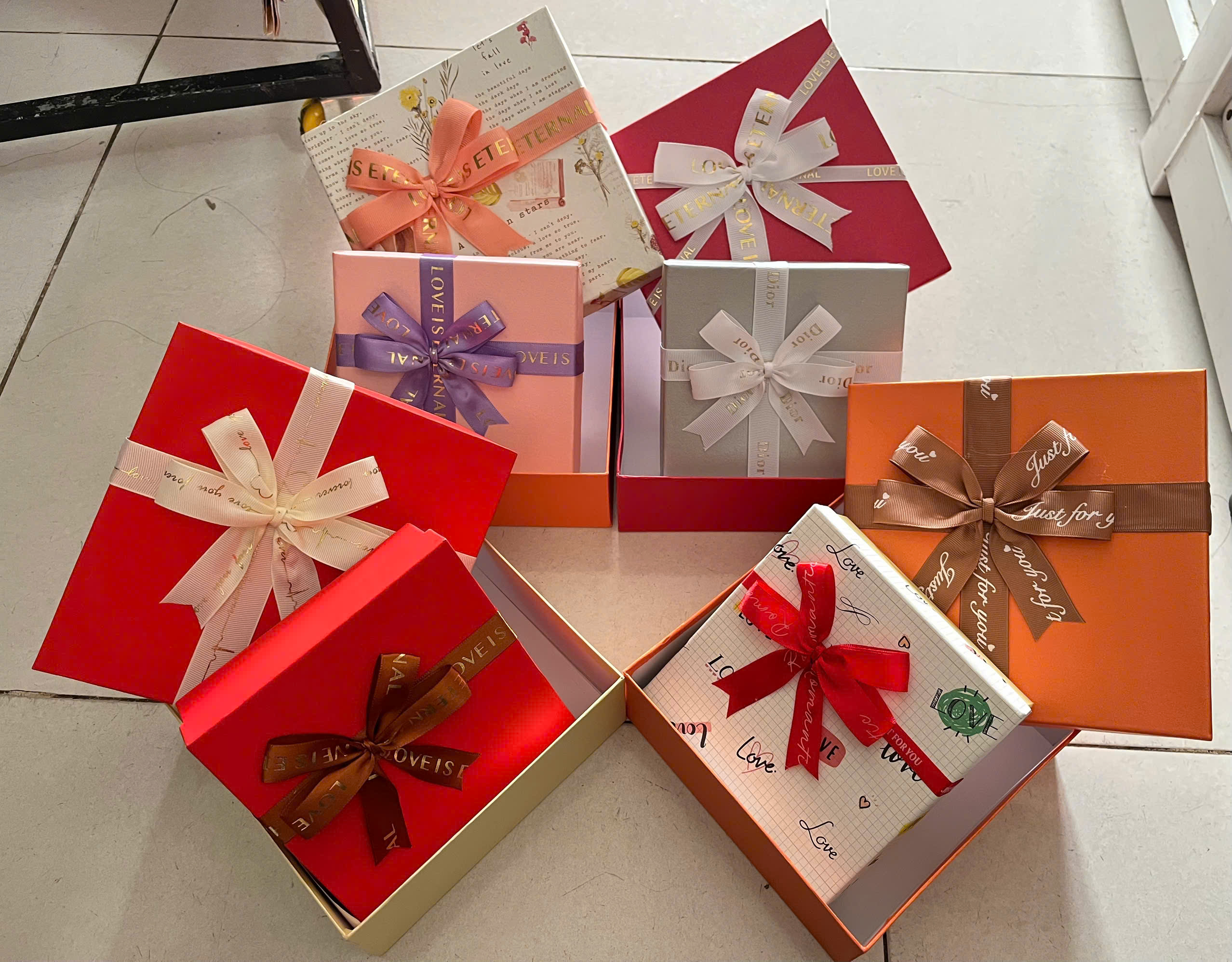 Set 2 Hộp Qùa Vuông Size 18*18*7 + 14*14*5