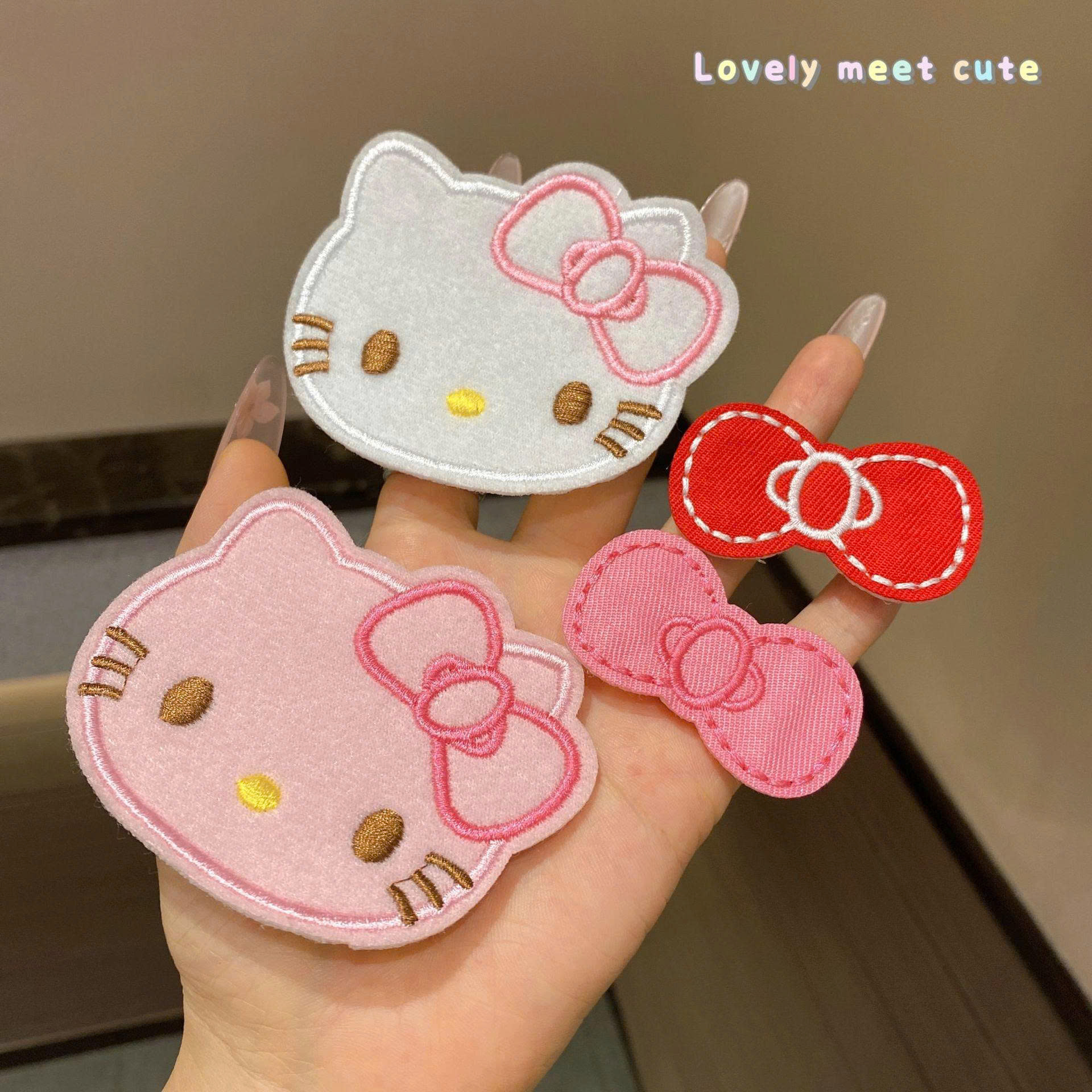 Cặp Dán Mái Kitty RC3453