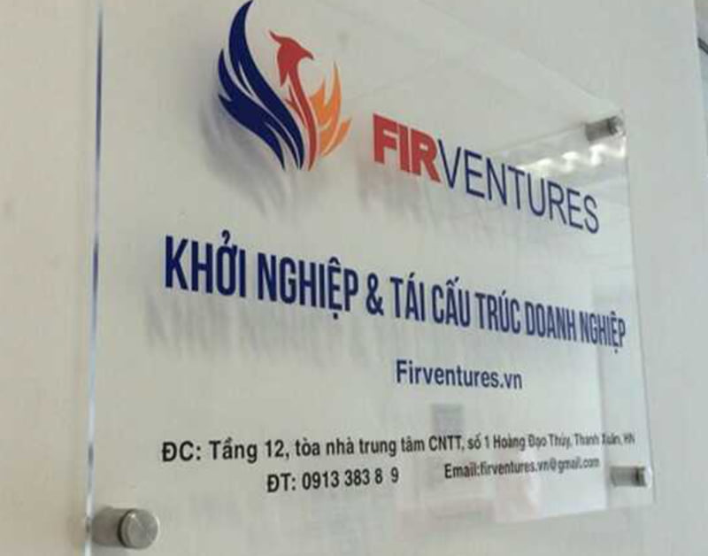 Biển tên doanh nghiệp 13 bằng kính