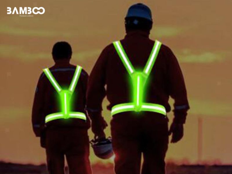 Vì sao quần áo bảo hộ phản quang quan trọng khi làm đêm?