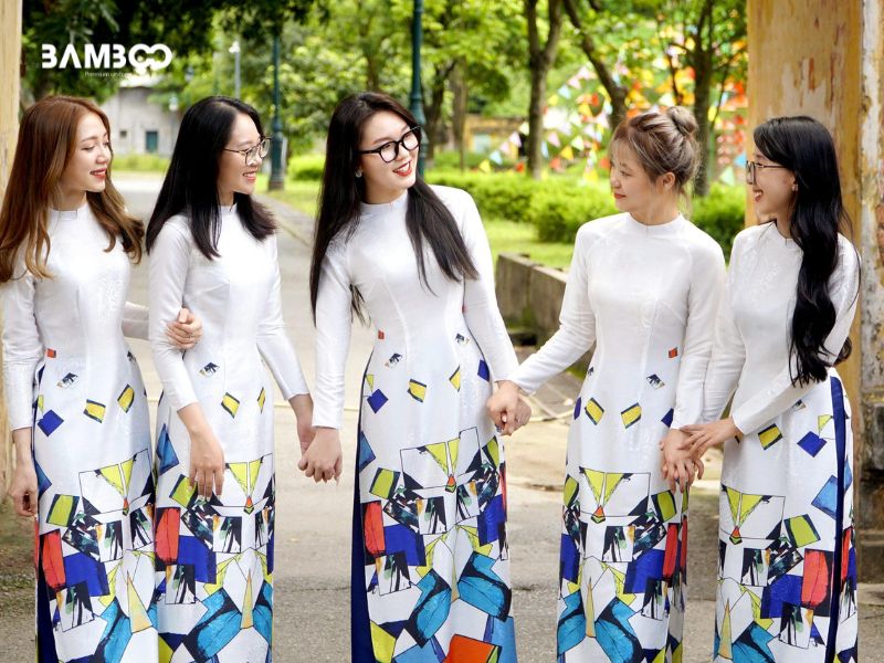 Mẫu đồng phục áo dài trắng truyền thống