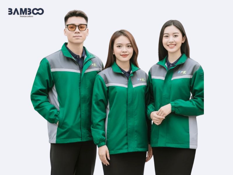 Áo khoác gió đồng phục màu xanh lá tiện dụng
