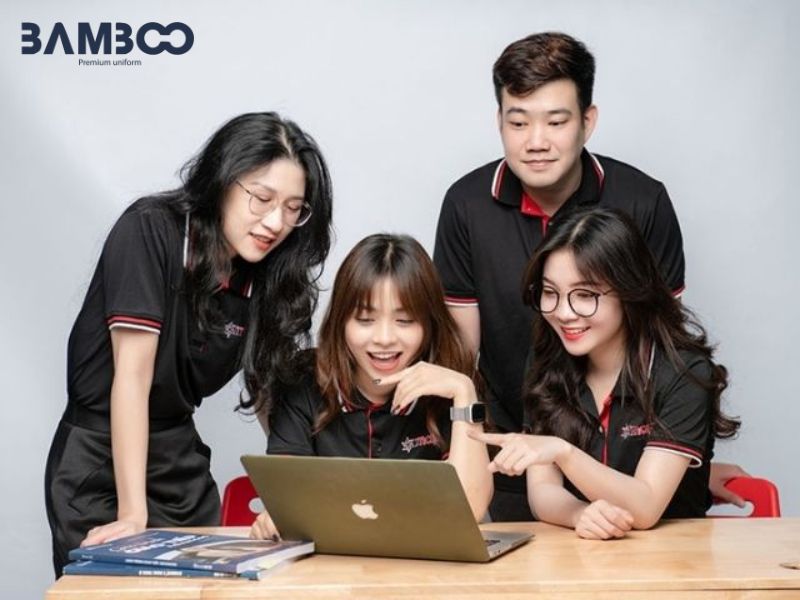 Áo thun polo đồng phục trung tâm tiếng anh