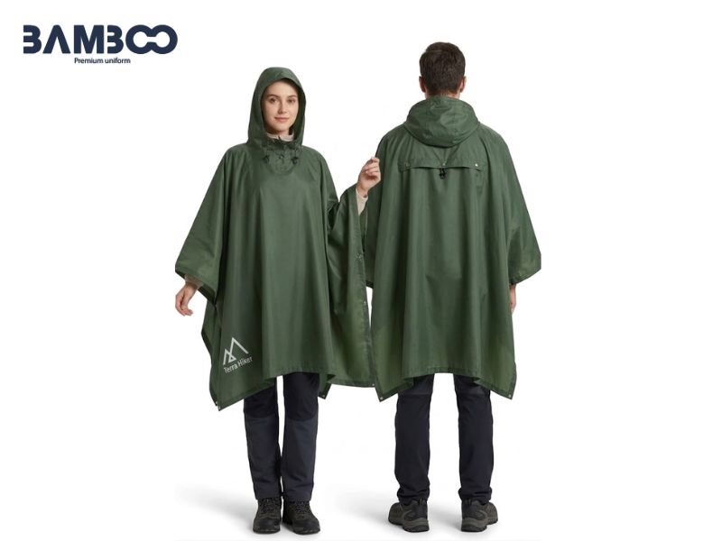 Bamboo Uniform may áo mưa xanh lá đậm bền đẹp, in logo chuẩn, giá cạnh tranh