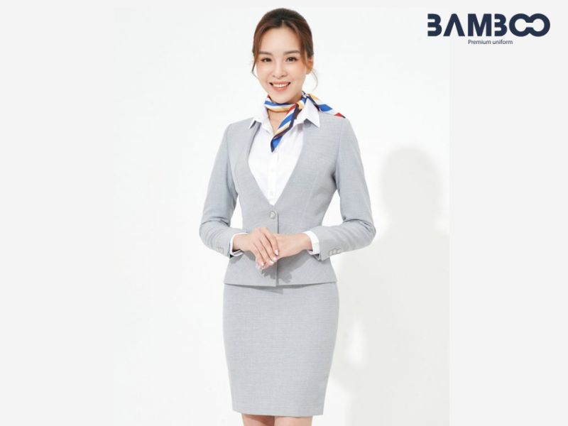 Đồng phục màu xám nên giặt nhẹ, tránh nắng gắt và bảo quản nơi khô thoáng