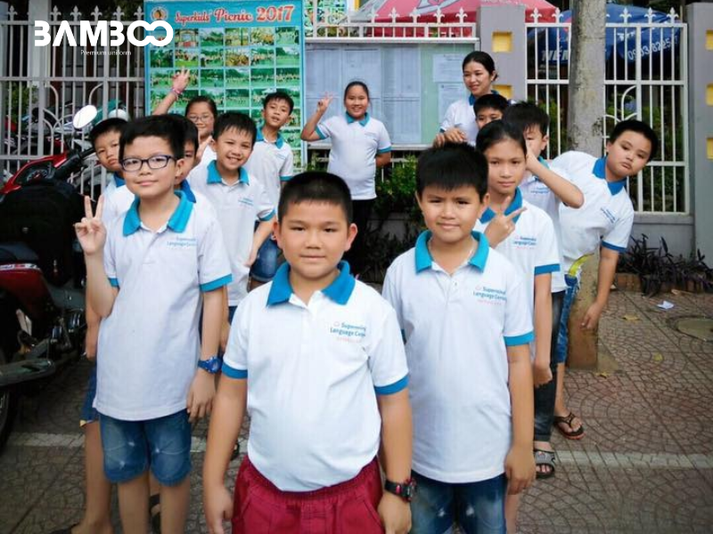 Những mẫu đồng phục trung tâm ngoại ngữ đẹp và chuyên nghiệp