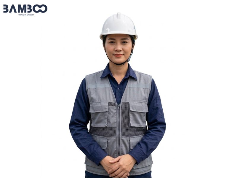 Chọn size vừa, kéo khóa kín, giữ dải phản quang rõ để đảm bảo an toàn