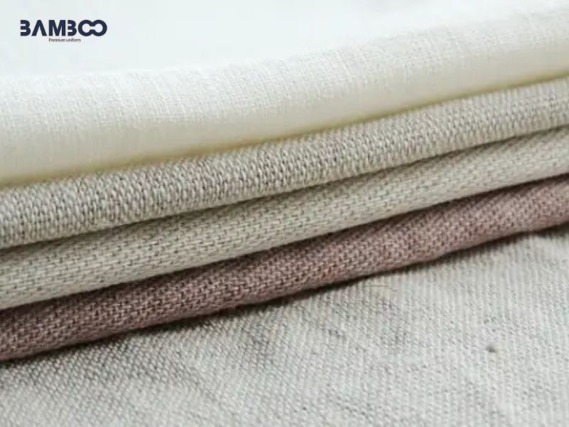 Nhận biết vải đũi qua bề mặt nhám, dễ nhăn, ít co giãn và cháy như sợi tự nhiên