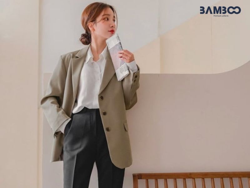 Áo Blazer phối cùng áo sơ mi