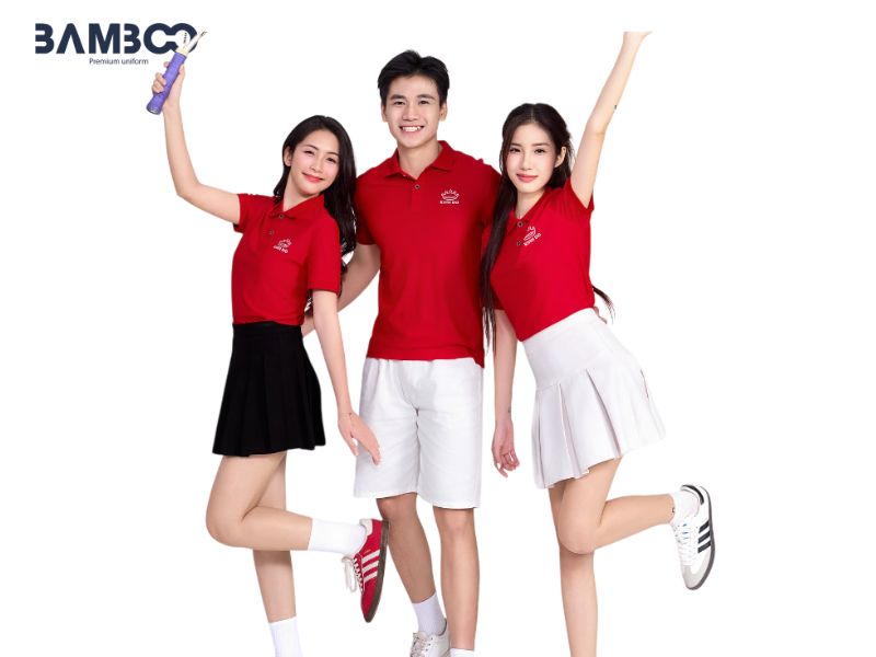 Phối áo đỏ với quần tối màu, phụ kiện tinh giản giúp nổi bật, chuyên nghiệp