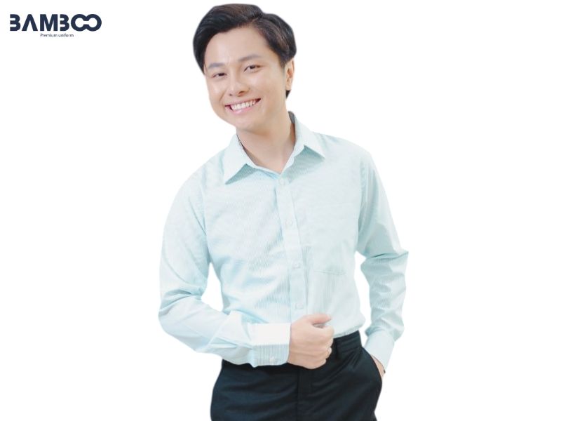 Chi phí may sơ mi nam kẻ sọc xanh nhạt phụ thuộc vào vải, thiết kế, số lượng, logo và yêu cầu hoàn thiện