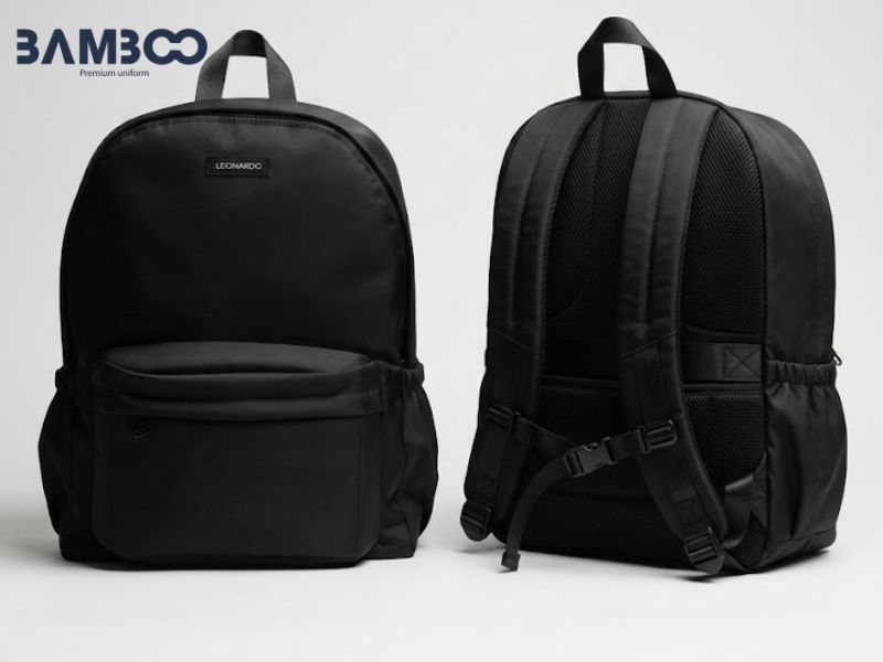 Chi phí may balo đồng phục đen basic dao động tùy theo số lượng đặt hàng, chất liệu sử dụng và yêu cầu thiết kế
