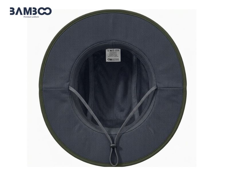 Chi phí nón đồng phục xanh lá phụ thuộc số lượng, vải, in thêu và phụ kiện khác