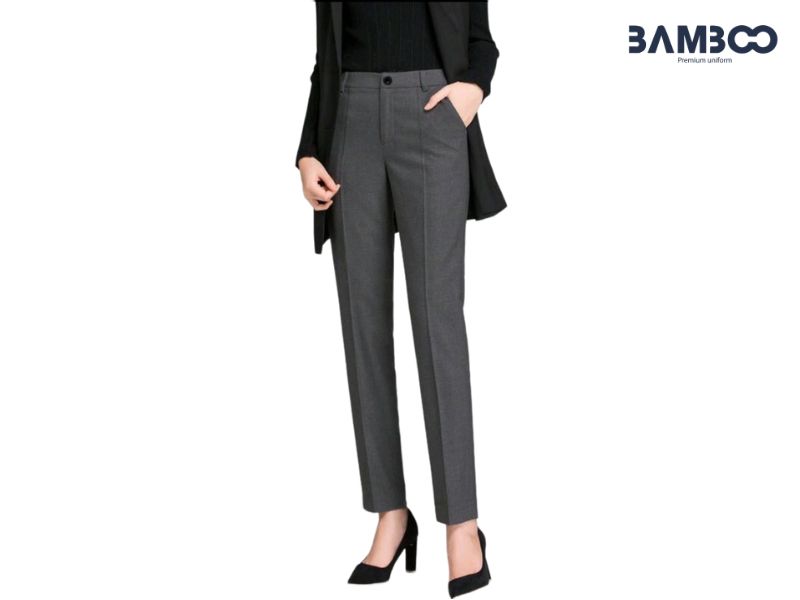 Chi phí may quần tây đồng phục xám nữ tùy theo nhiều yếu tố khác nhau như chất liệu vải, số lượng đặt may hay yêu cầu thiết kế