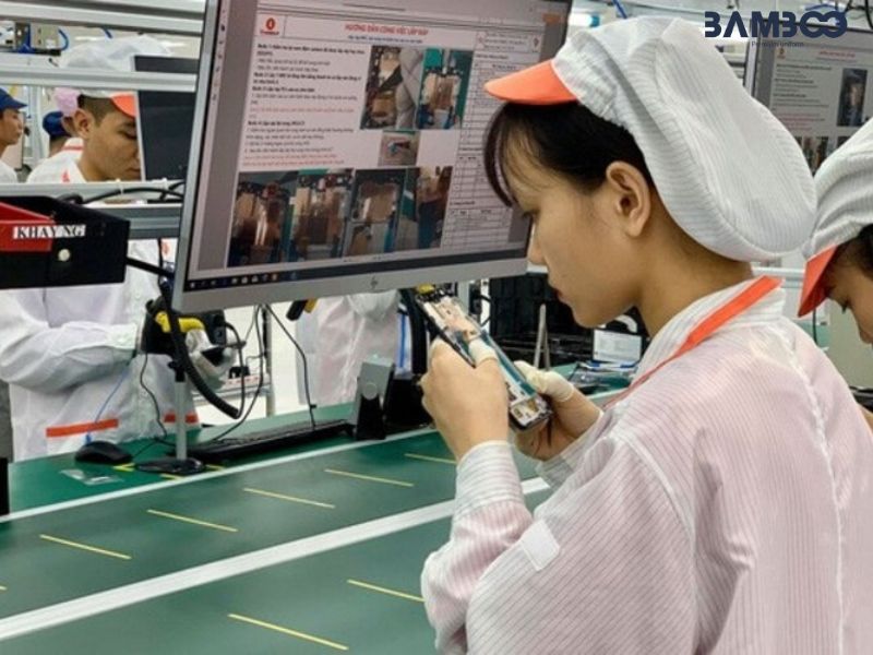 Đồng phục công nhân lắp ráp chất liệu bền bỉ, chịu mài mòn và dễ vệ sinh