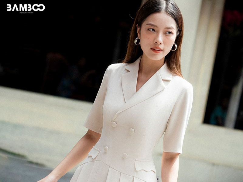 Đầm cổ vest đĩnh đạc, bản lĩnh và sang trọng