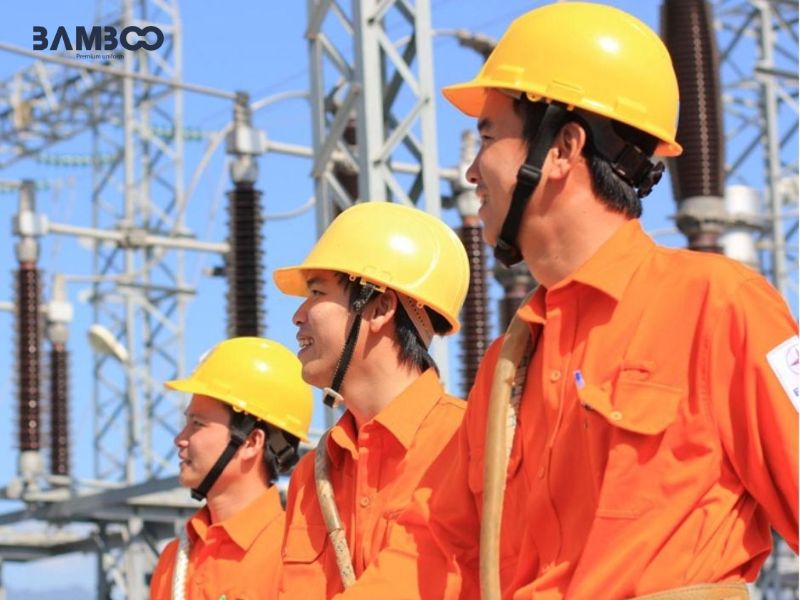 Đồng phục điện lực là trang phục bảo hộ chuyên dụng được thiết kế riêng cho đội ngũ nhân viên hoạt động trong lĩnh vực điện