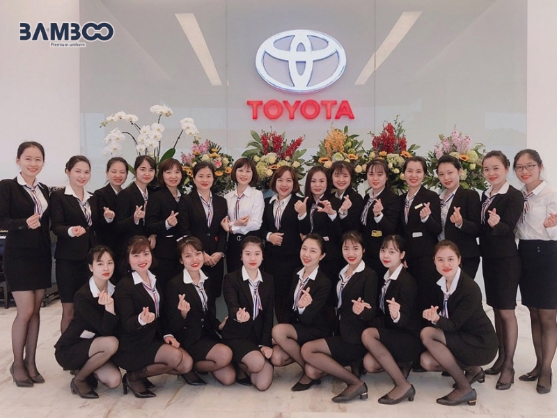 Đồng phục Toyota được thiết kế theo từng vị trí, đảm bảo nhận diện, lịch sự và thuận tiện khi làm việc