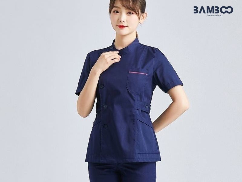 Đồng phục lễ tân nha khoa scrubs là kiểu đồng phục cơ bản