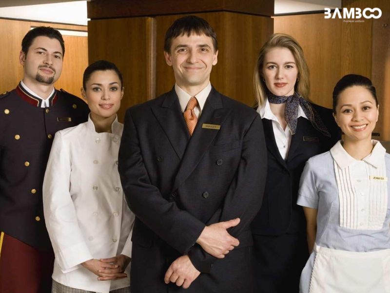 Đồng phục resort mang lại cảm giác dễ chịu và hiện đại cho người mặc, góp phần nâng tầm hình ảnh chuyên nghiệp