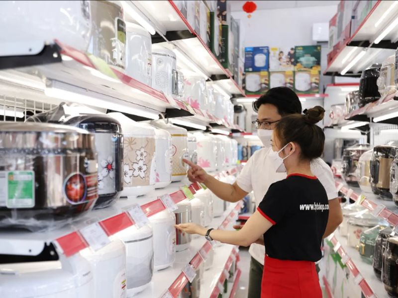 Đồng phục siêu thị gia dụng bền chắc, chịu lực tốt và có túi tiện dụng khi làm việc