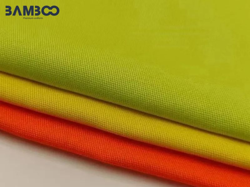 Độ bền màu giúp đồng phục giữ hình ảnh chuyên nghiệp, tăng tự tin người mặc và đảm bảo tính đồng nhất thương hiệu