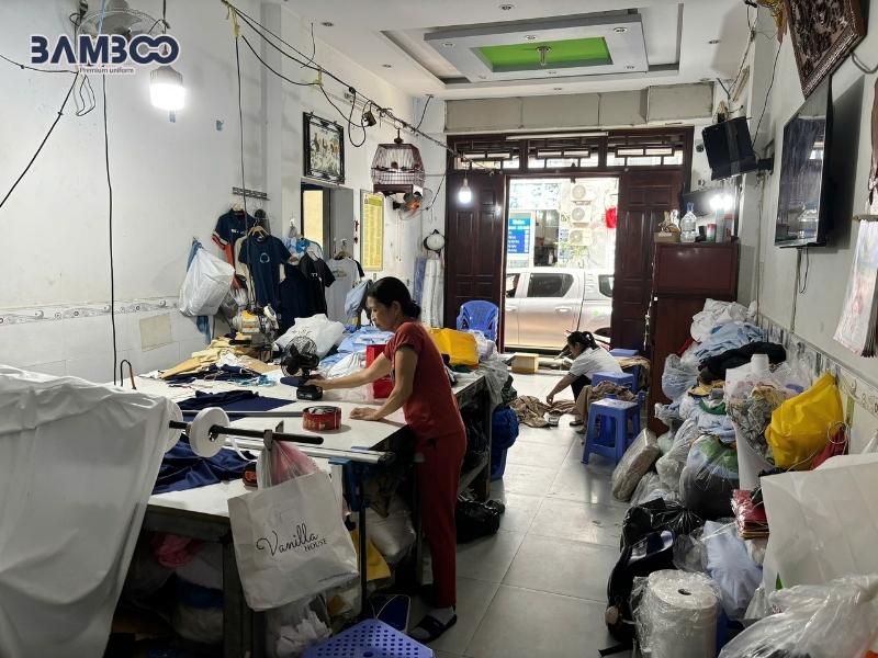 Kinh nghiệm may đồng phục xét nghiệm TPHCM cần chú trọng vải, form, xưởng uy tín