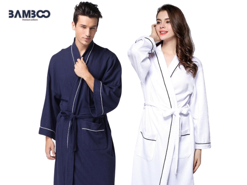 Lịch sử áo choàng spa trải qua nhiều giai đoạn, ngày càng đa dạng về chất liệu và kiểu dáng