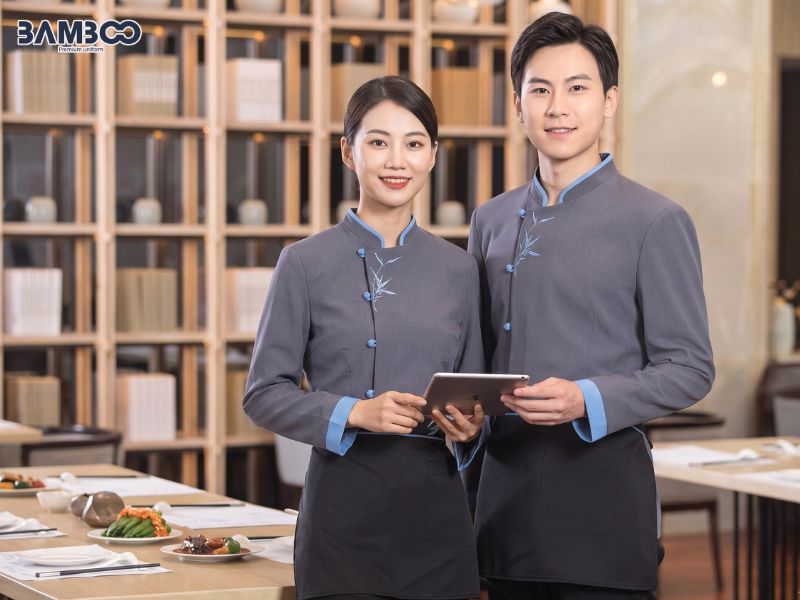 May đồng phục quán ăn gia đình cần chú ý số lượng, kiểu dáng, màu sắc, size áo và chất lượng thành phẩm