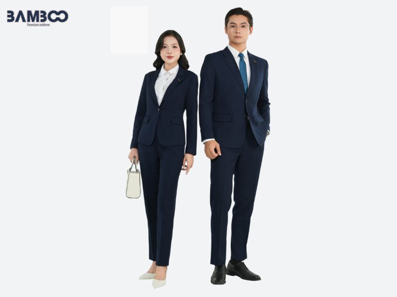 Đặt may đồng phục sale showroom ô tô cần chú ý size, màu sắc, logo, chất liệu và duyệt mẫu