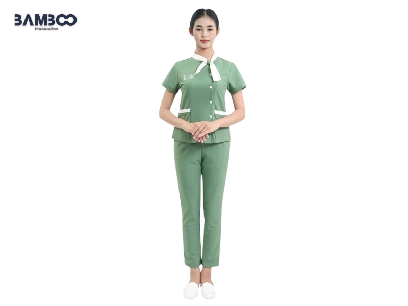 May đồng phục spa xanh lá cần chú trọng chất liệu, thiết kế và sự đồng bộ