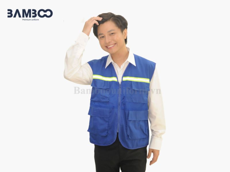 May áo gile xanh dương cần chú ý chất liệu, phản quang, túi, đường may và phom áo