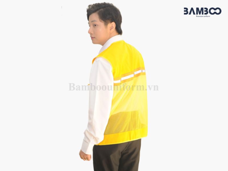 Chọn kiểu dáng, màu vàng, phản quang, chất liệu và kiểm tra mẫu trước khi may gile bảo hộ
