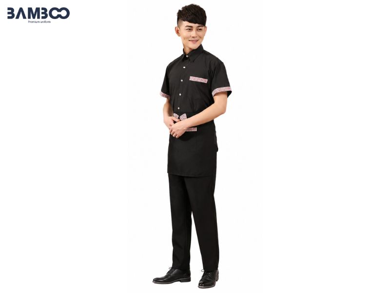 May áo phục vụ nam nữ đen cần chọn vải bền màu, thiết kế thoải mái, chi tiết chắc chắn và size chuẩn