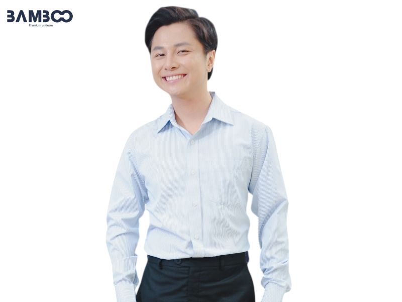 May áo sơ mi nam kẻ sọc xanh nhạt cần chú ý căn sọc, phom dáng, logo và duyệt mẫu trước sản xuất